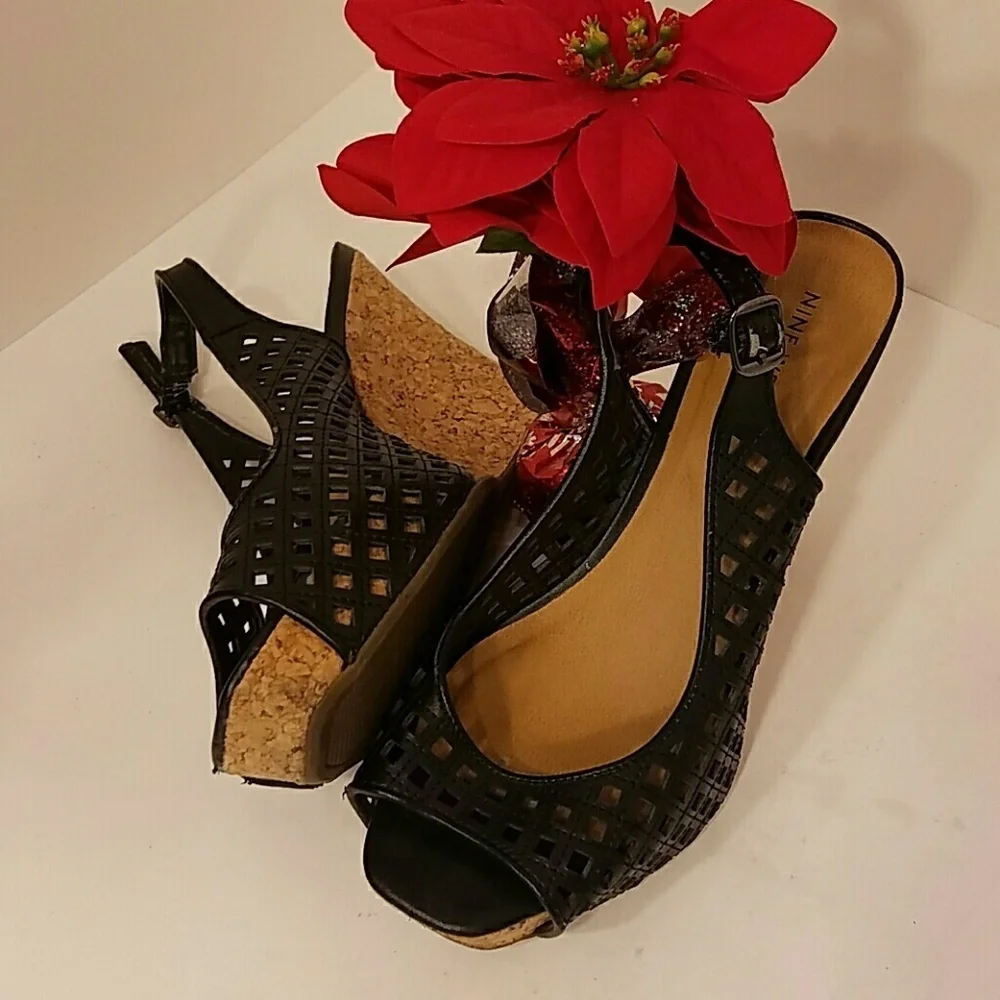 Nine West strappy wedges size 7 1/2